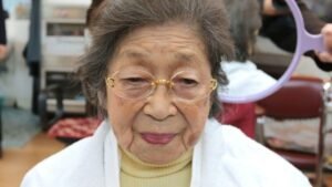 jepang-punya-lebih-dari-100000-orang-berusia-100-tahun-ke-atas-apa-penyebabnya-1789555808185